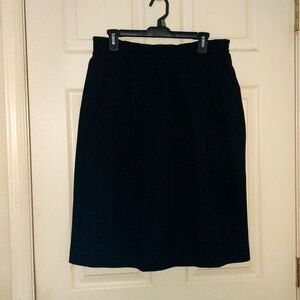 Black skirt, size 18, 100% polyester